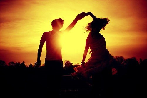 Życie należy umacniać wieloma przyjaźniami. Kochać i być kochanym to …