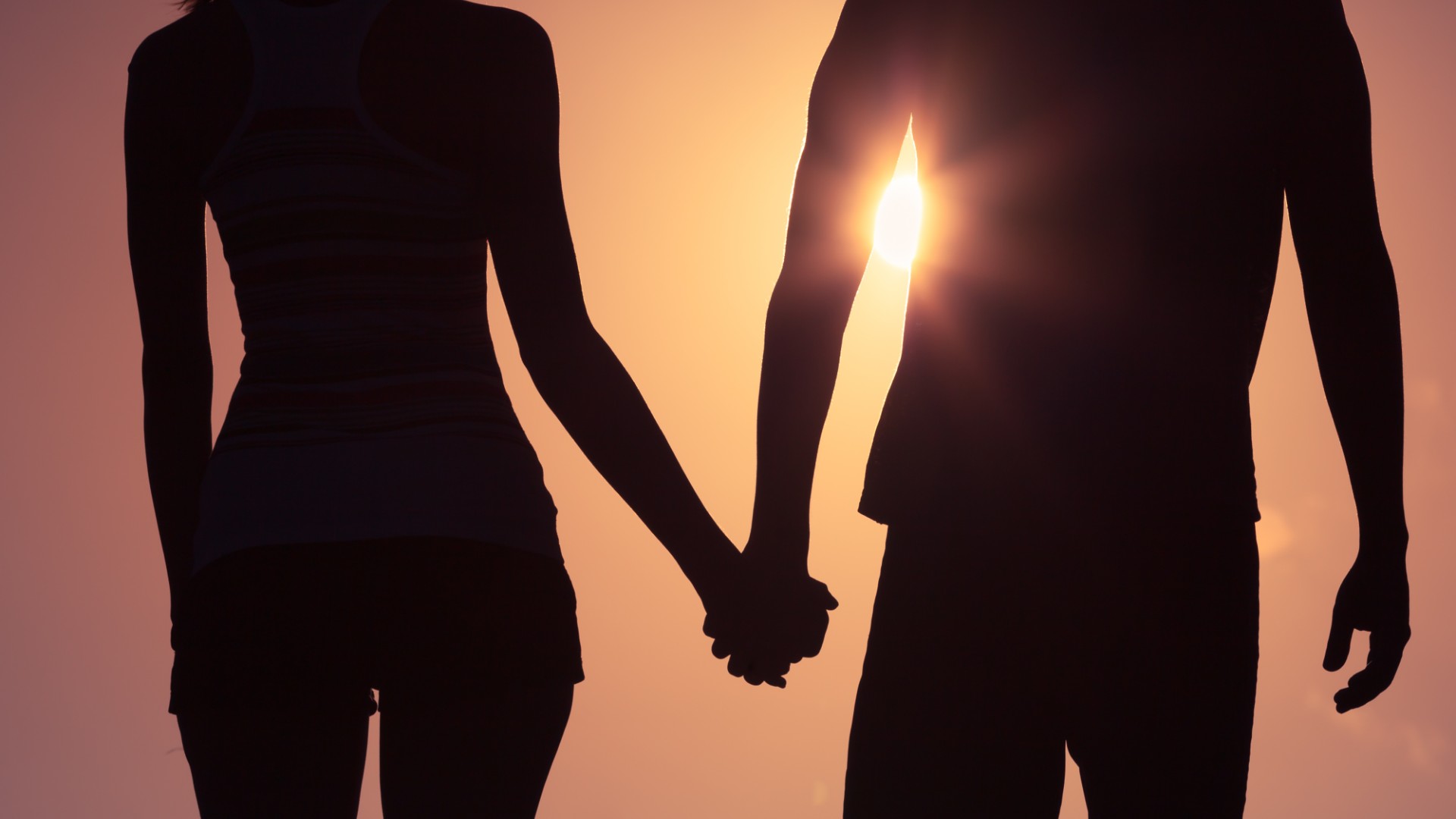 Sposób w jaki trzymamy się za ręce, ujawnia wiele o uczuciach w związku!