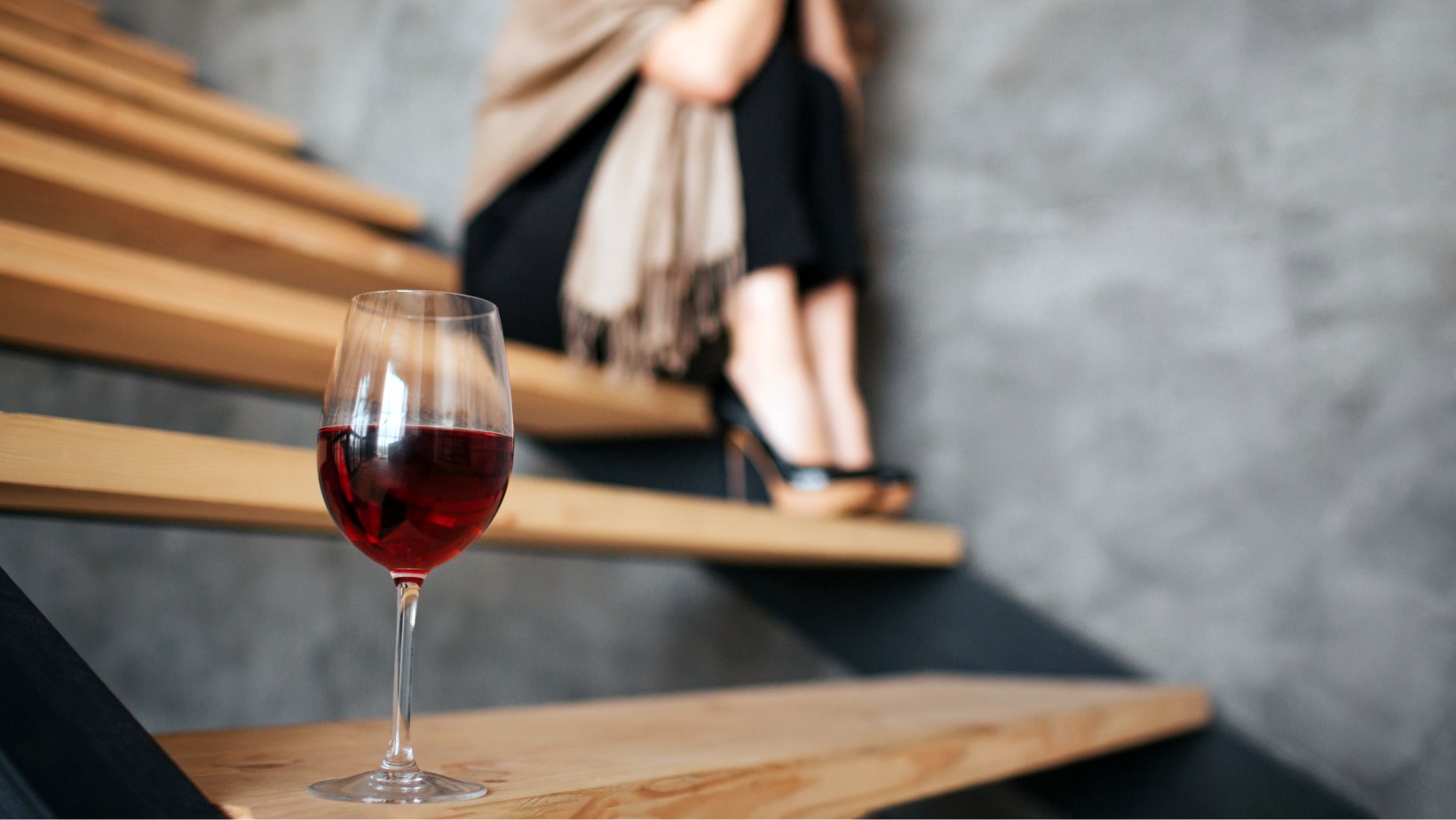 Kobiety sukcesu często wpadają w nałogi! Które zawody są najbardziej narażone?