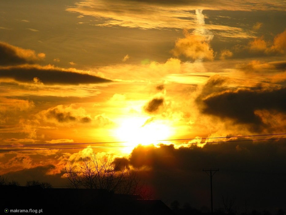 Są serca, co żal w sobie noszą. Są usta, co …