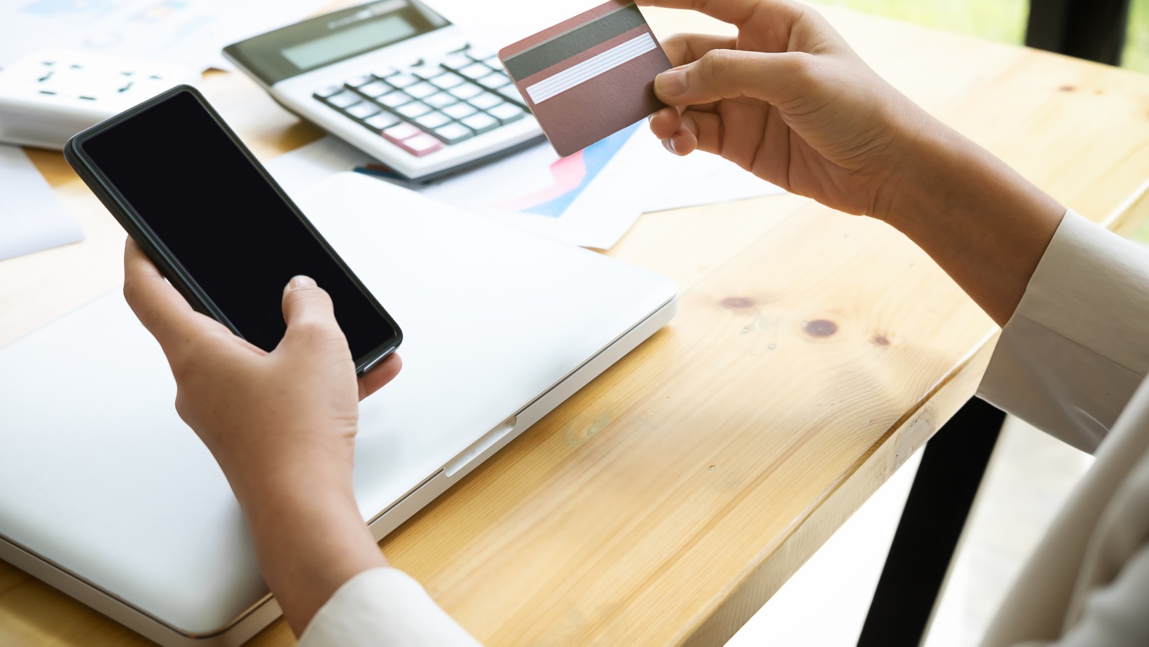 Jakie przelewy podlegają kontroli skarbowej? Zasady i limity o których warto pamiętać!