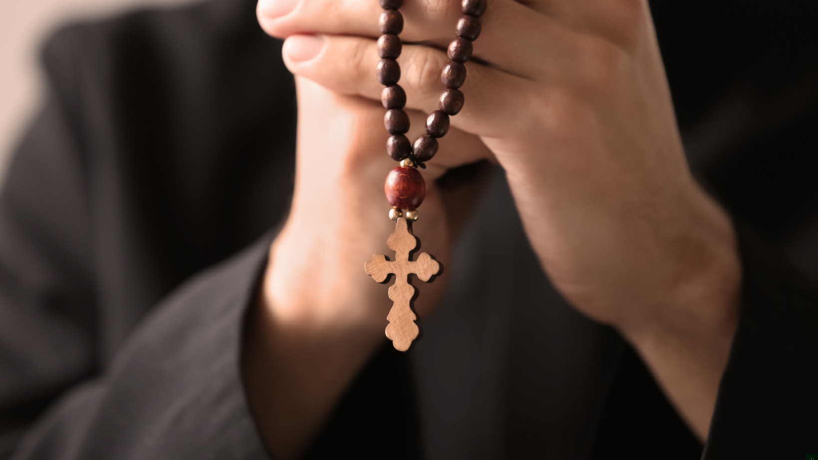 Jak księża spowiadają się z własnych grzechów? To może Cię zaskoczyć!