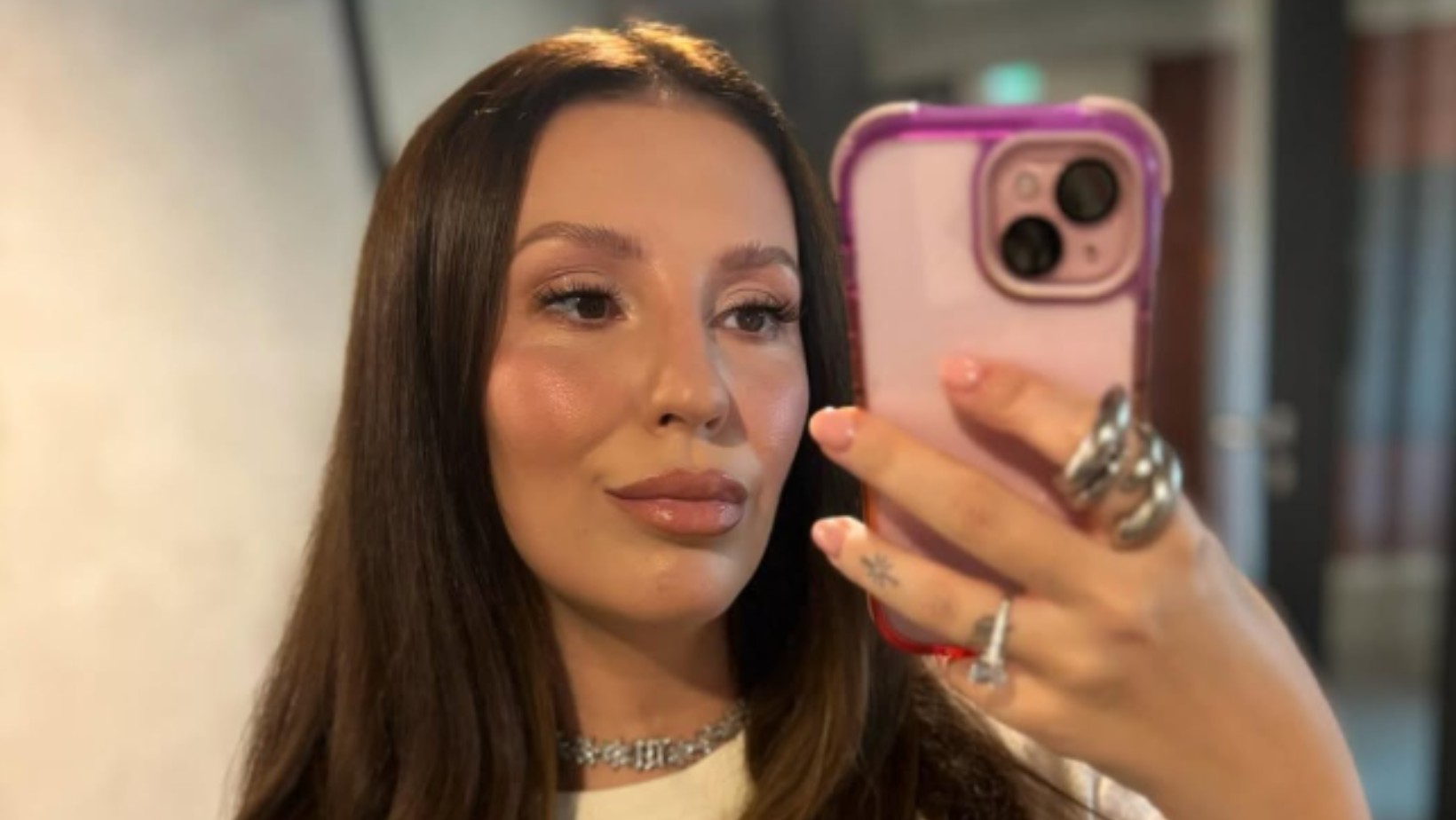 „Nie rzucam dolarami w kiblu” – mocne słowa Dominiki Serowskiej o 800 plus!