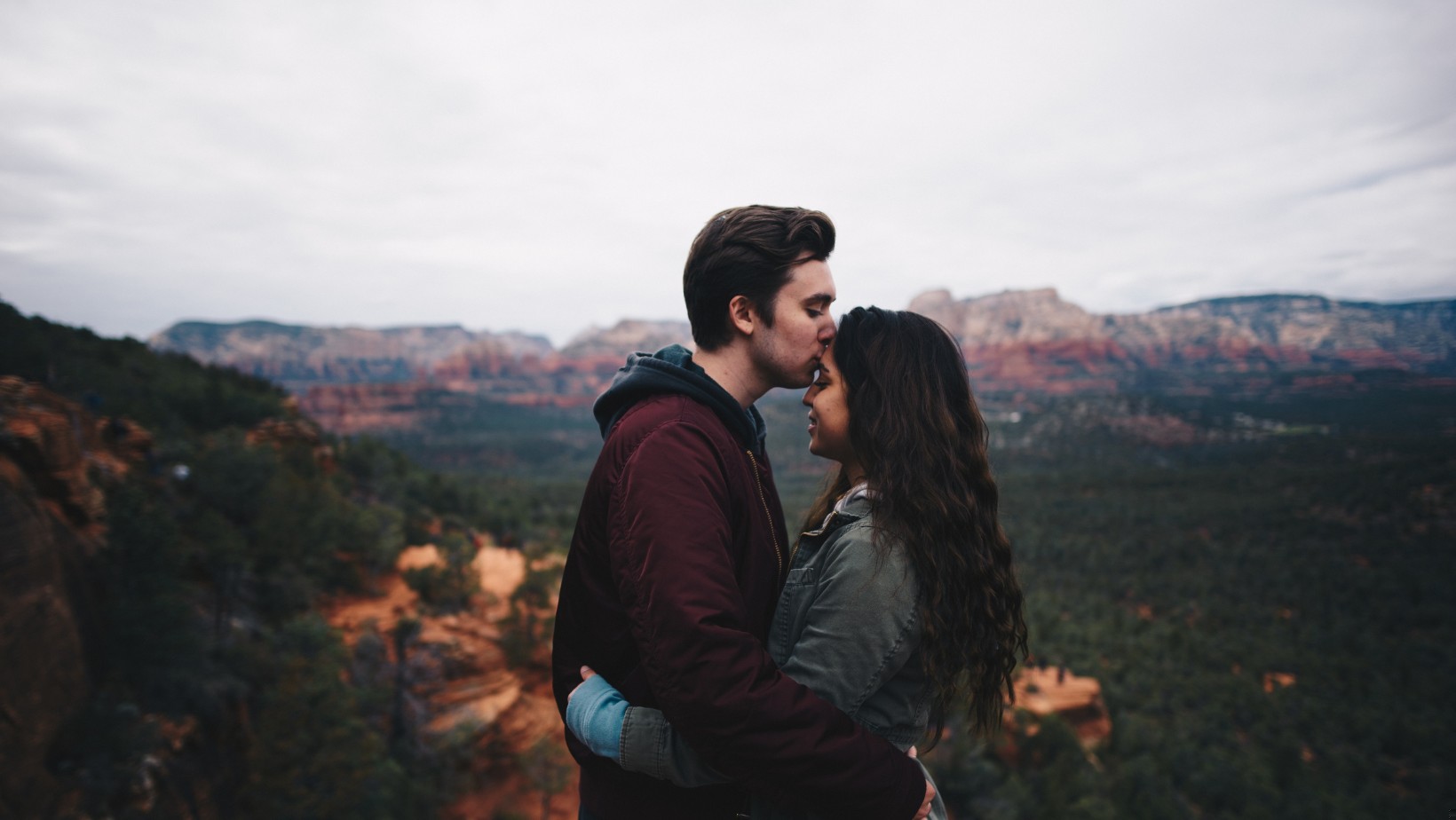 Nazywasz partnera „misiem”, „kotkiem” czy „myszką”? To może wiele zdradzić o Waszej relacji