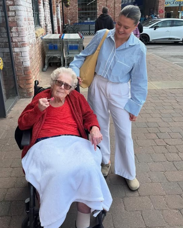 Zdjęcie Nie żyje "Internetowa babcia". Uwielbiana TikTokerka miała 91 lat... #1