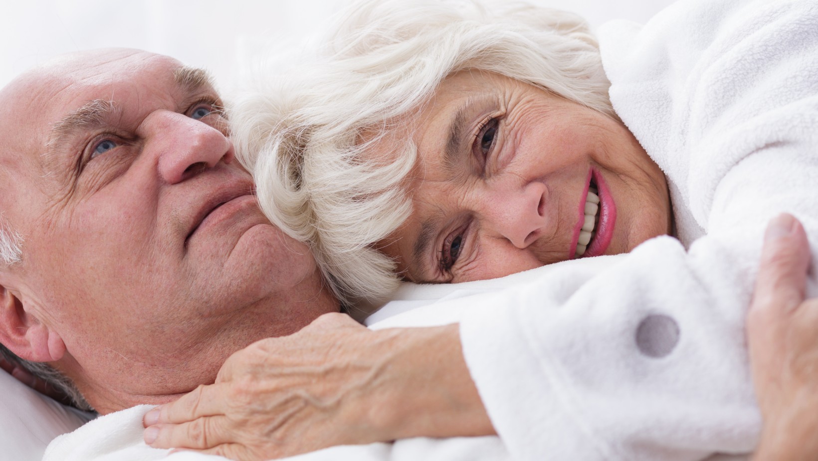 „Oceniamy się jako atrakcyjne niezależnie od wieku”!  Jak wygląda życie intymne po 50-tce?