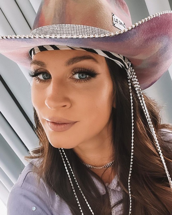 Zdjęcie Sylwia Grzeszczak skomentowała wpadkę Viki Gabor: „pewne sytuacje mogę dotykać najczulszych miejsc” #2