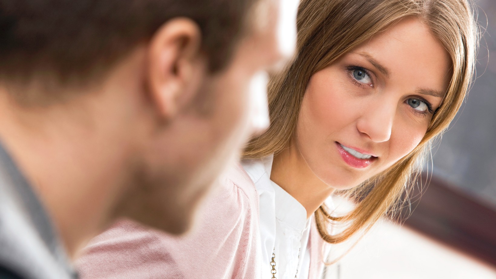 10 sposobów na odkrycie zdrady: naukowe metody, które działają!