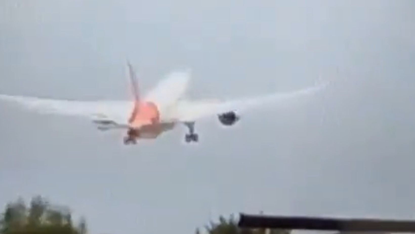 Cudem ocalał w katastrofie lotniczej w Indiach! Jego relacja mrozi krew w żyłach!