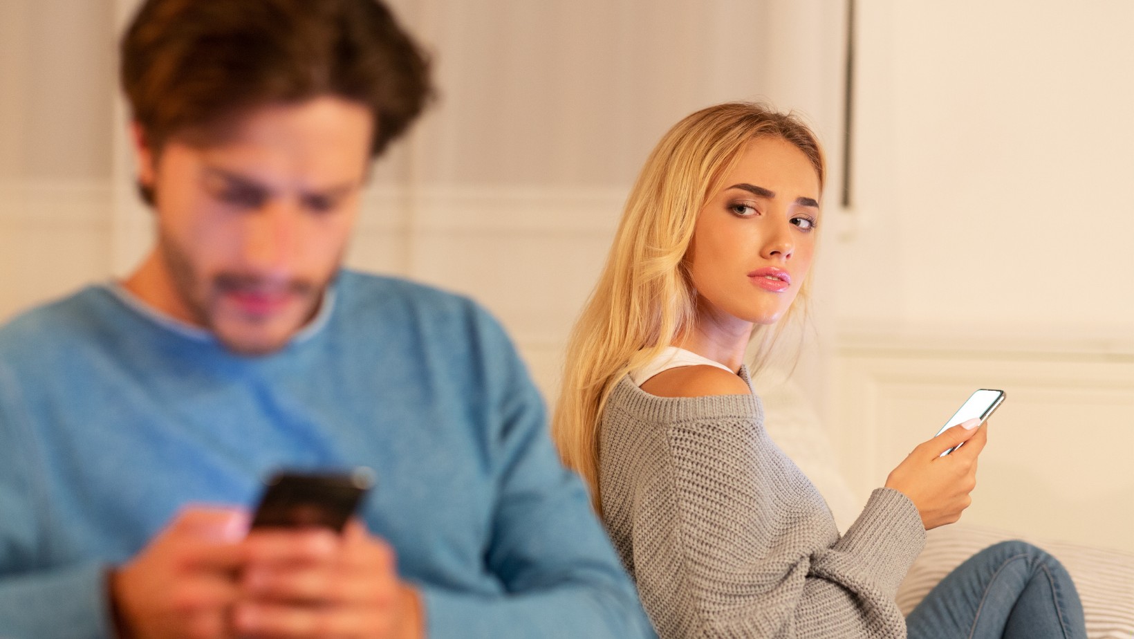 Mikrozdrady – czy niewinne SMS-y to już przekroczenie granicy?