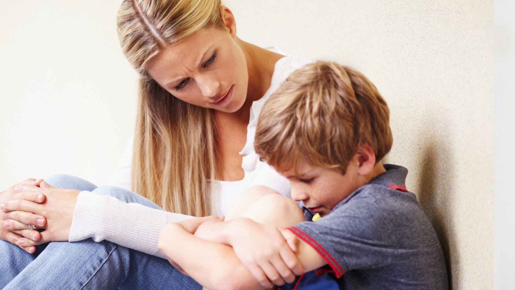 „Pokolenie płatków śniegu” – jak rodzice mogą skrzywdzić swoje dzieci?