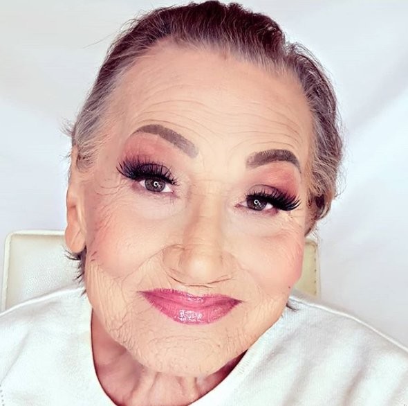 Zdjęcie Ta 80-latka przeszła niewiarygodną metamorfozę! #3