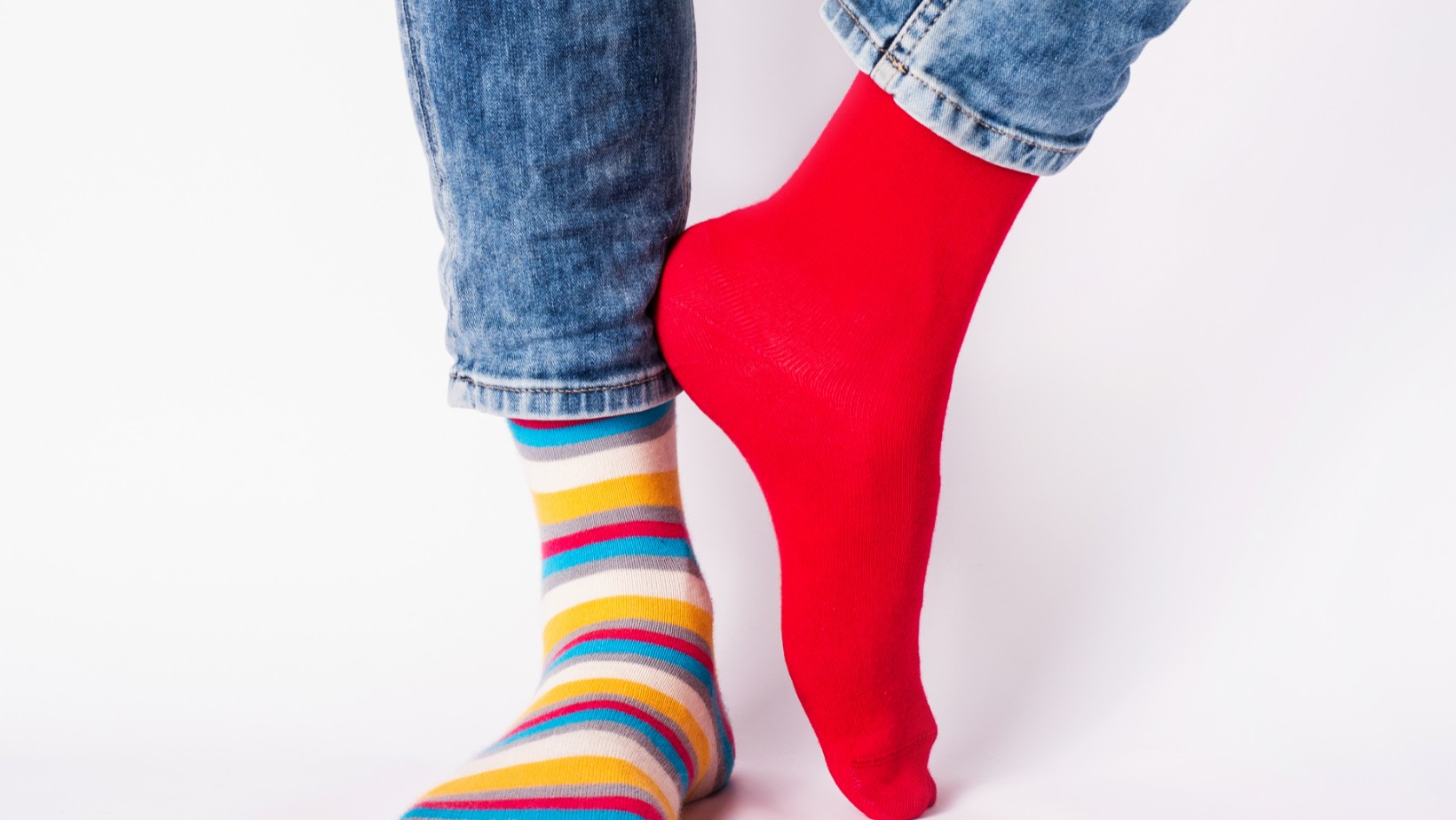 Nosisz dwie różne skarpetki? Zobacz, co to o Tobie mówi!