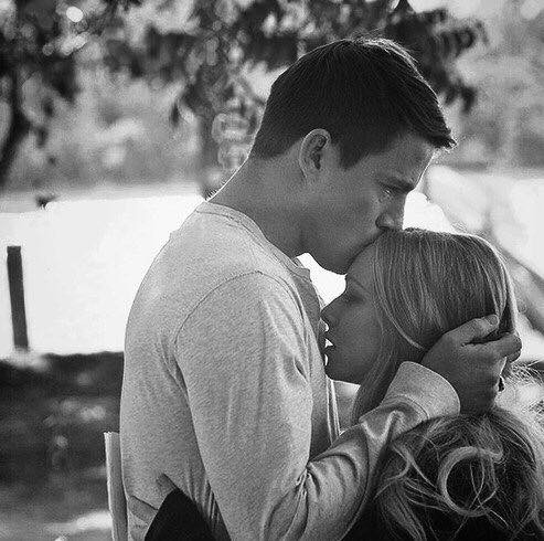 Zdarza się ON. Ten przeznaczony. Ten, dla którego będziesz najważniejsza. …