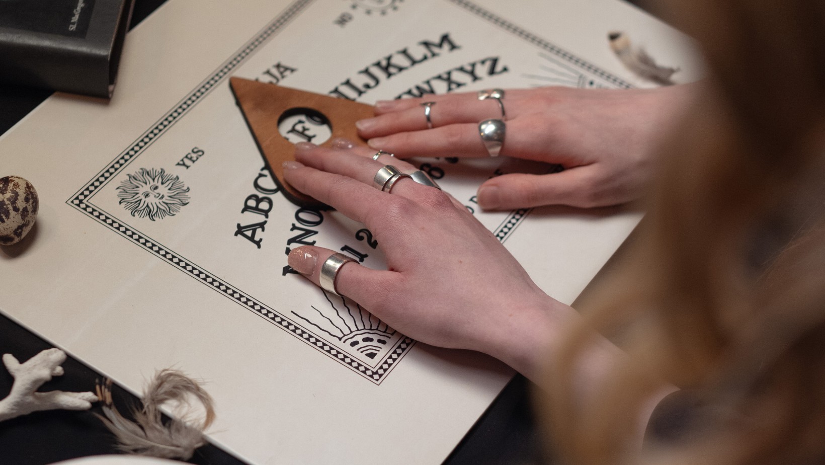 Chcesz porozmawiać ze zmarłym? Sztuczna inteligencja to umożliwi!