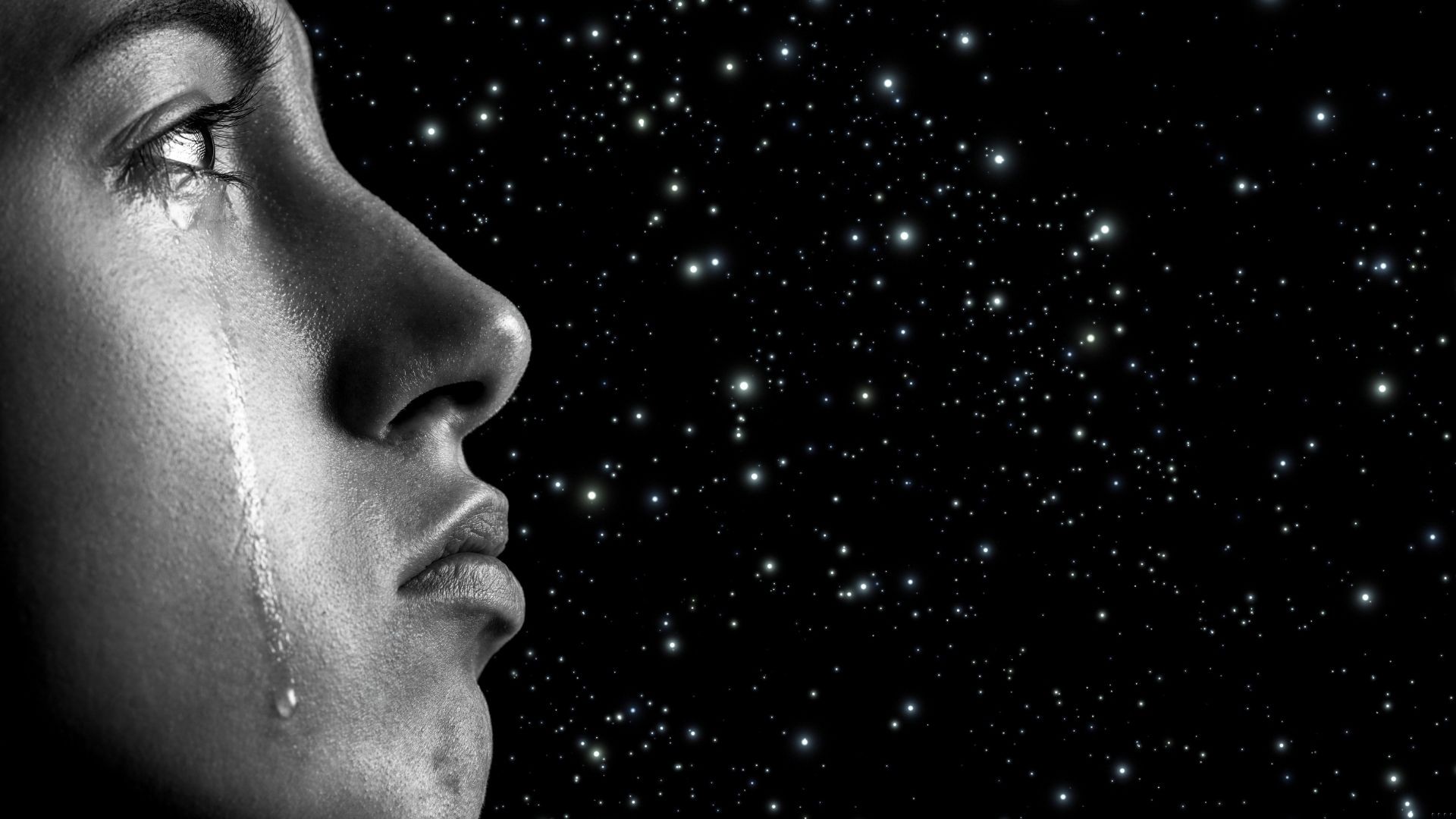 Tylko ci którzy płakali w ciszy, wiedzą jak bardzo boli trzymanie wszystkiego w sobie.