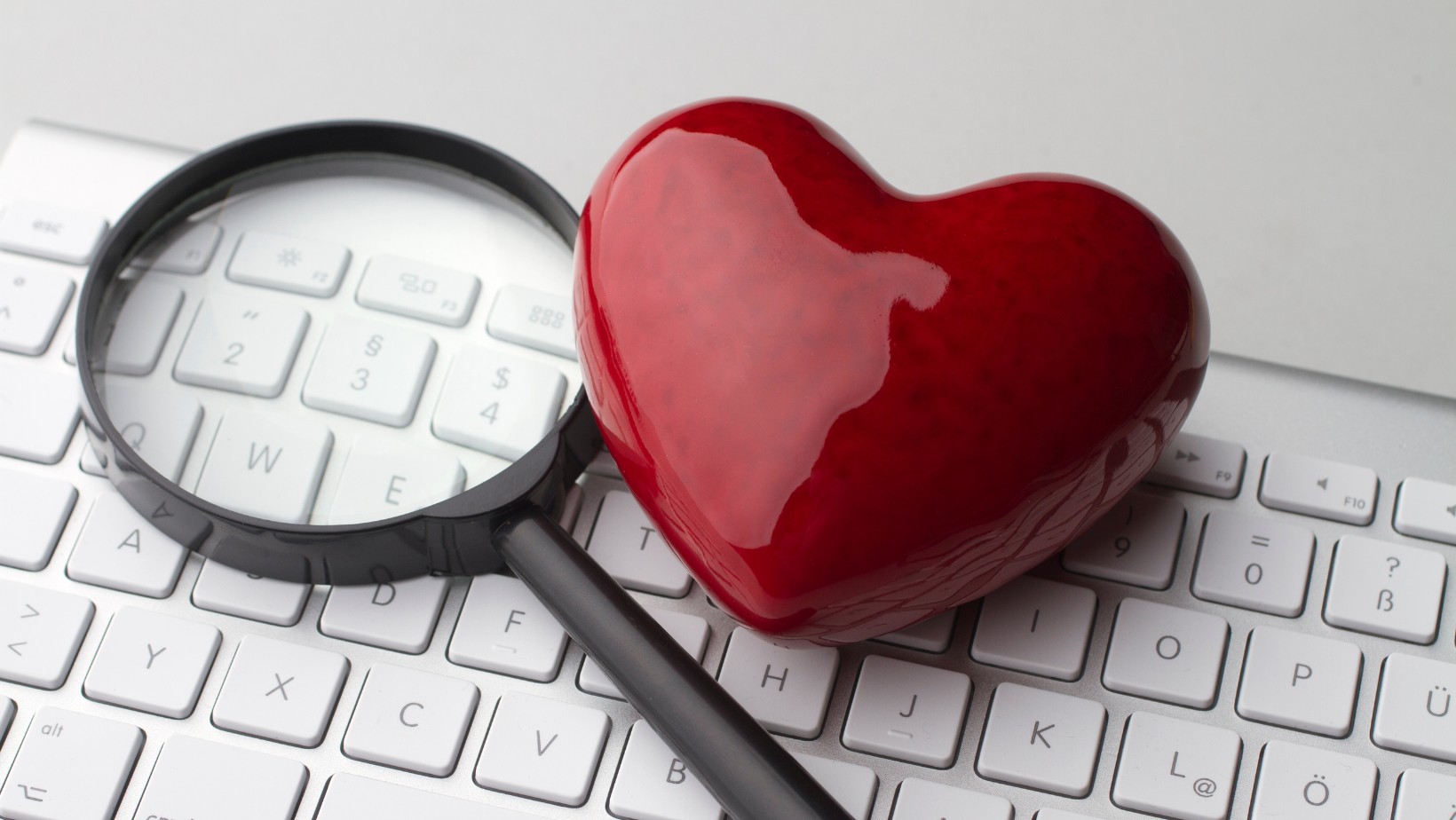 Jak przyciągać do siebie miłość? Oto sekret „randkowej manifestacji”!