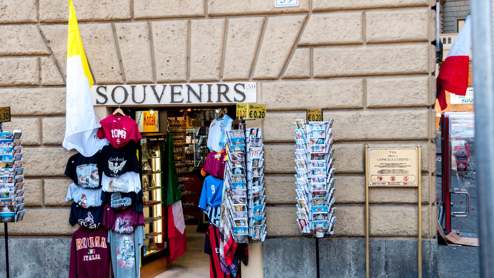 Te pamiątki z wakacji przynoszą pecha. Nie kupuj ich sobie!