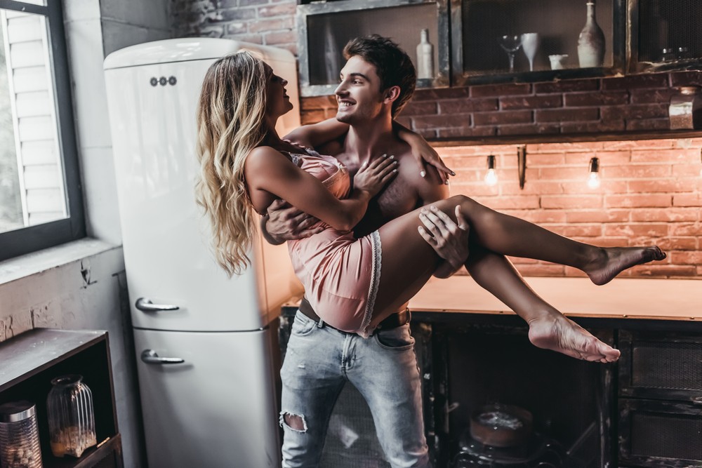 – Chętnie spróbowałbym tego z Tobą. – Czym to jest? …