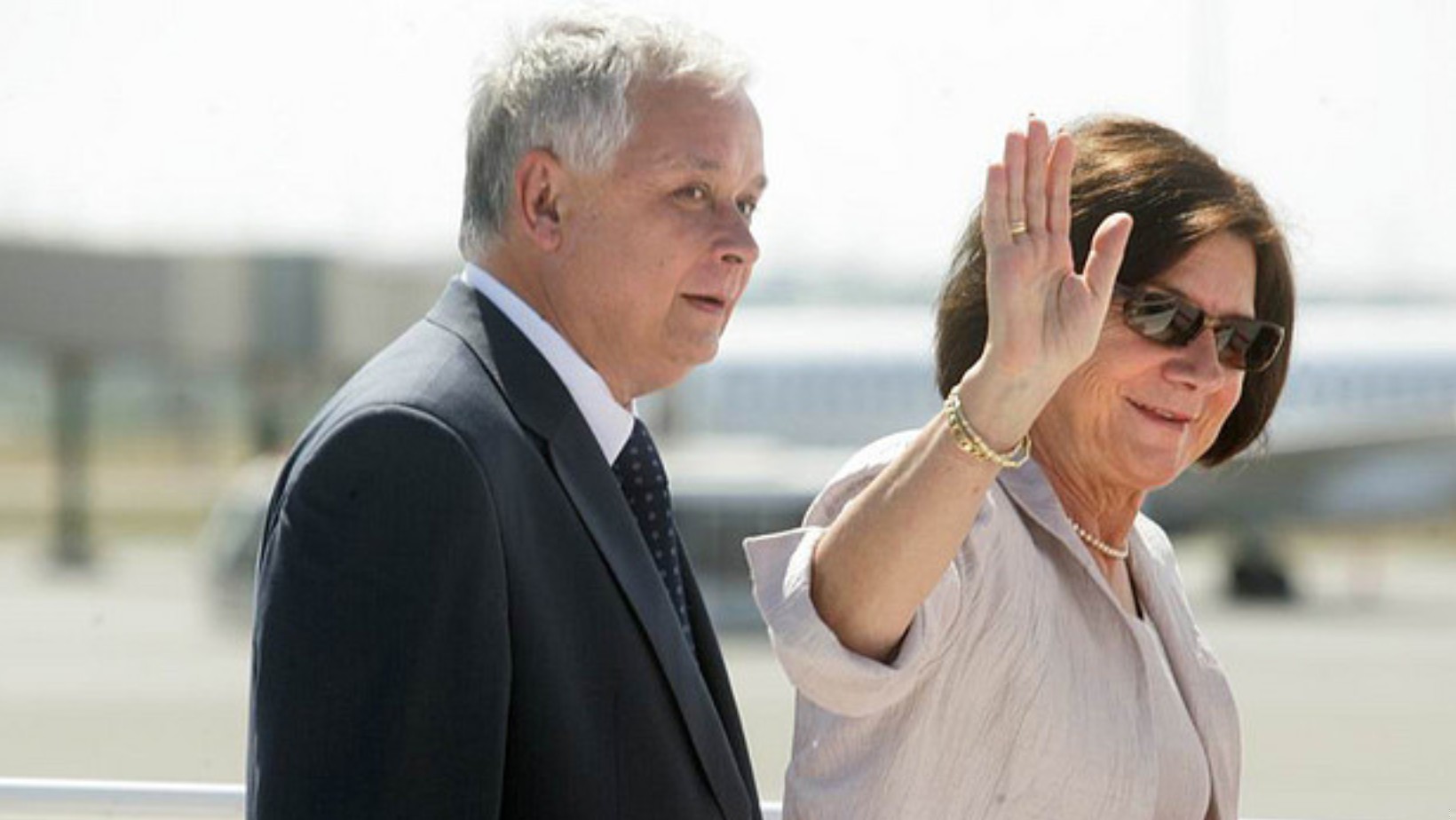 15. rocznica katastrofy smoleńskiej: Pamięć i refleksja nad tragicznymi wydarzeniami