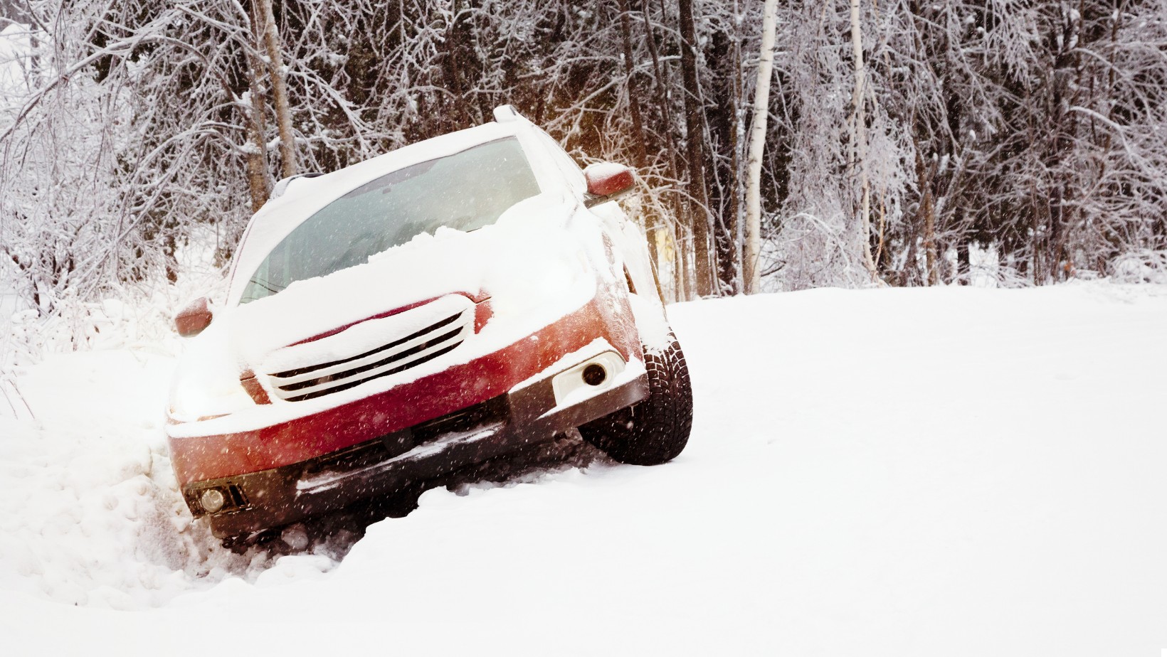 Zima znów zaskoczyła Polskę: Śnieżyce, wichury i mróz opanowały kraj!