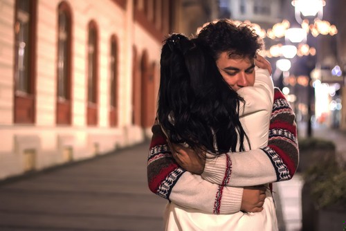 Zdjęcie Ile czasu poświęcasz na przytulanie partnera? To ma ogromny wpływ na wasz związek #1