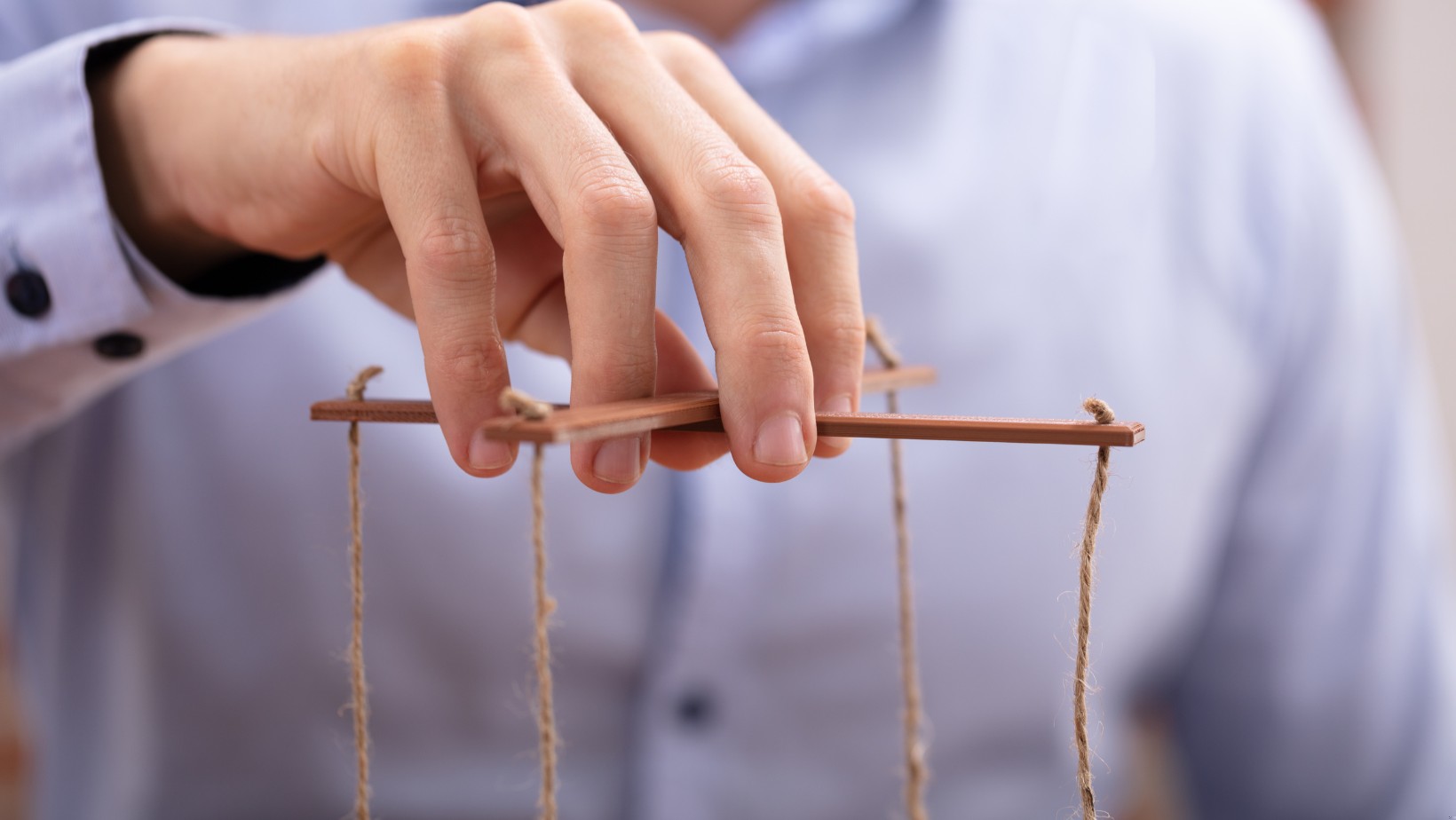 Manipulacja – subtelne sztuczki, które działają na każdego!