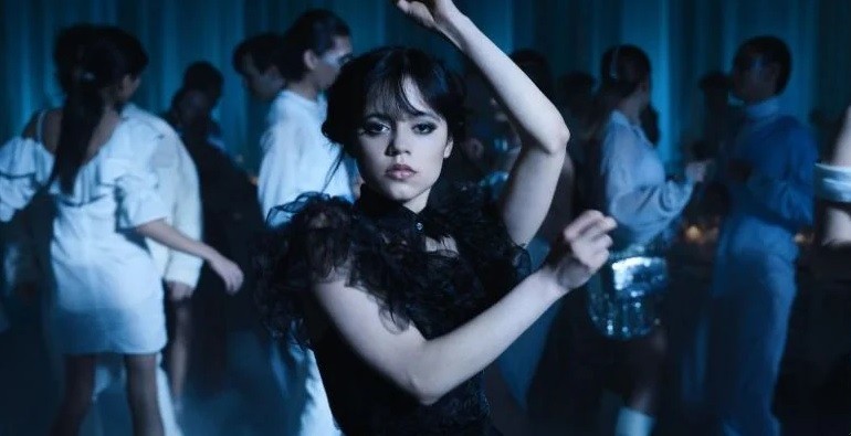 Taniec Wednesday podbija Internet! MUSISZ to zobaczyć!