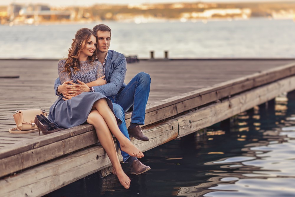 […] ale pozwól, że usiądę blisko ciebie. Może chłód to …