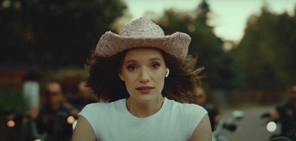 Nowa piosenka Sanah to HIT lata! Słyszeliście „Pocałunki”?