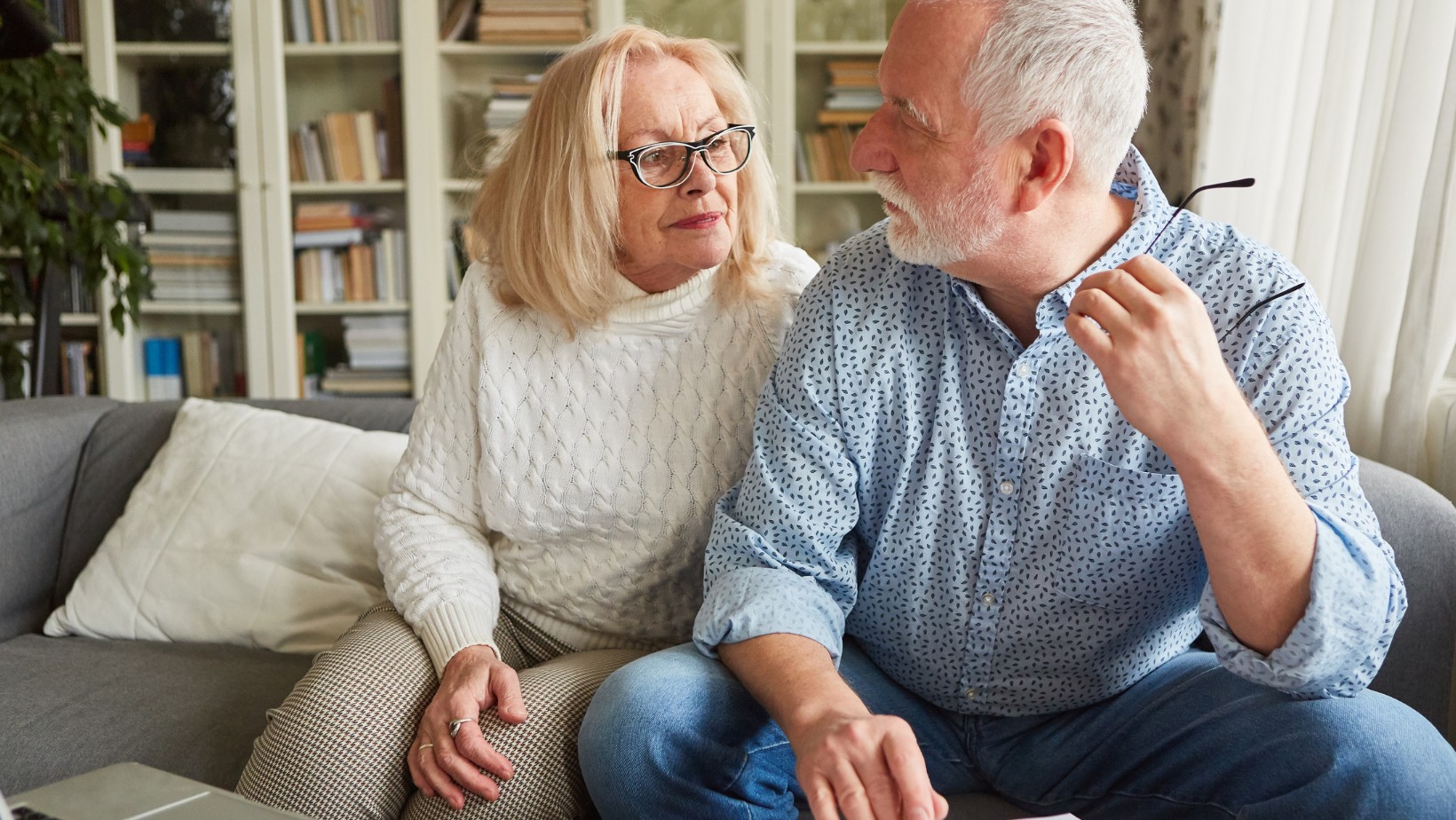 Masz 55-64 lata? ZUS może zabrać nawet 900 zł z emerytury!