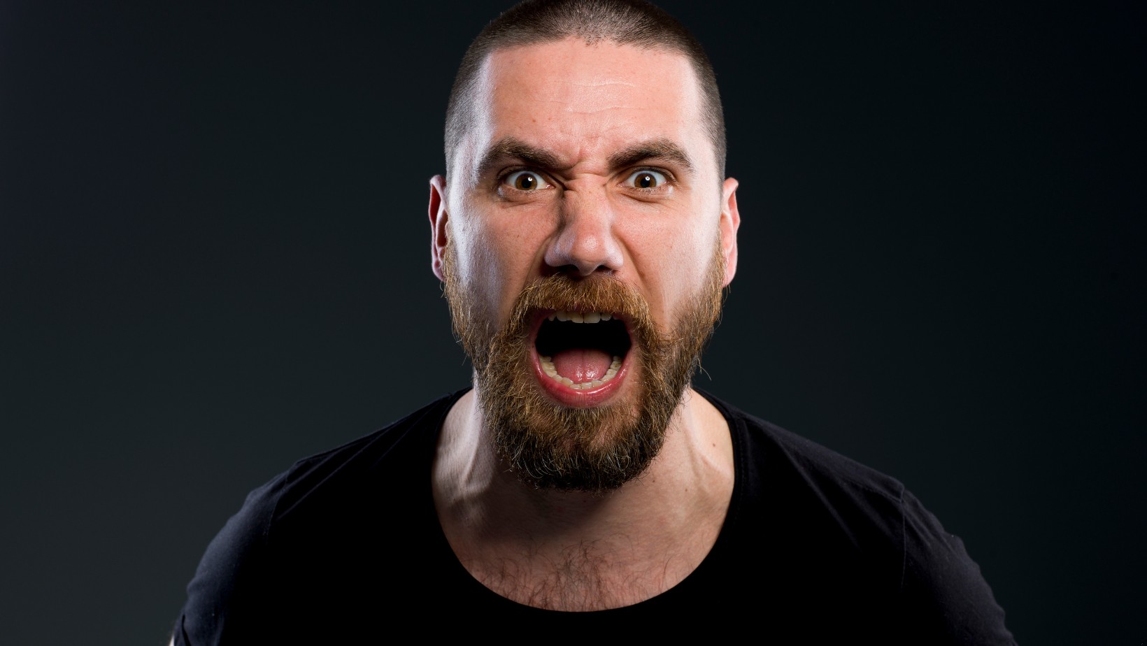 Jak rozpoznać toksycznego faceta? Związek z takim mężczyzną może Cię wyniszczyć