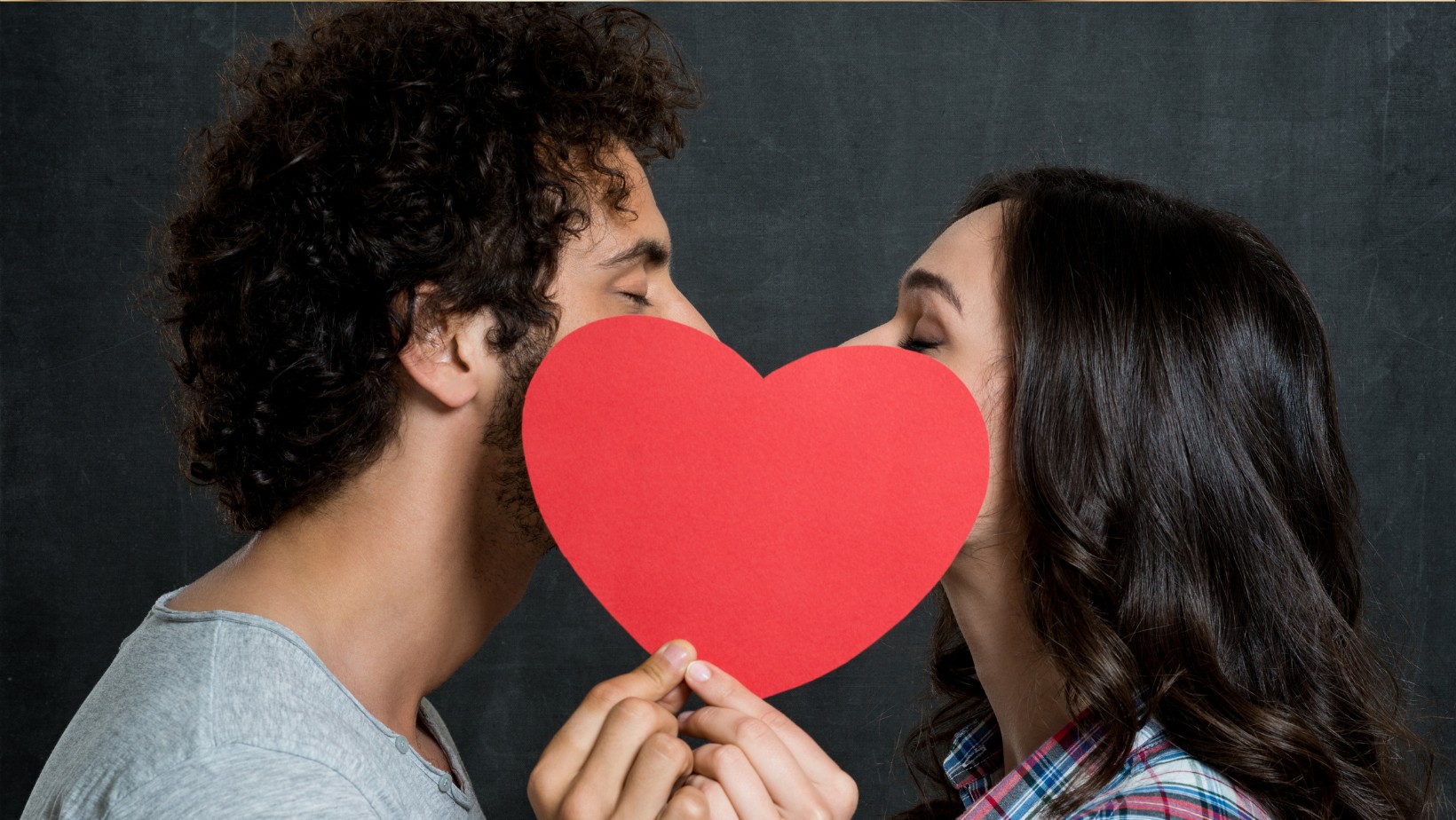 Co kryje się za męskimi pocałunkami? Zależy, gdzie Cię całuje!