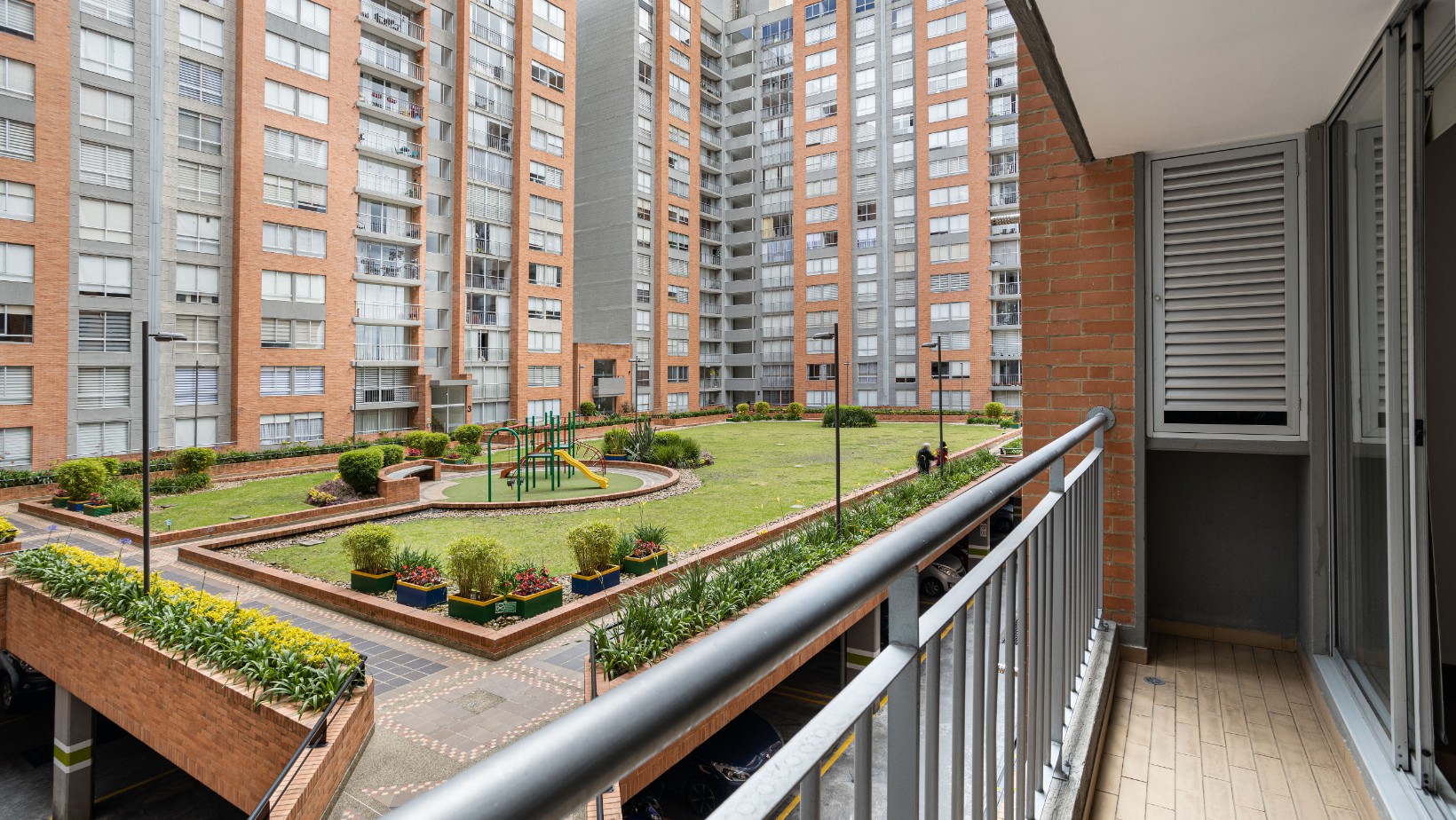 Tych rzeczy nie można robić na balkonie! Mandat może wynieść nawet 500 zł!