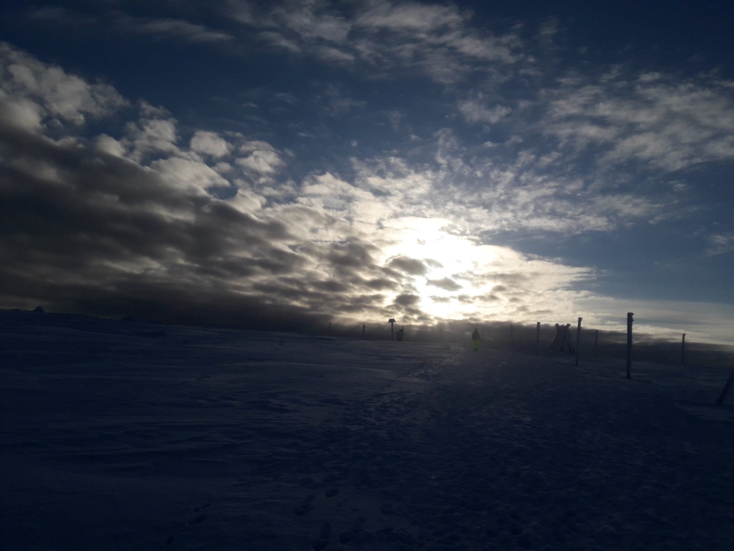 Większość ludzi zna uczucie pierwszej miłości, zna cierpienie towarzyszące gdy …