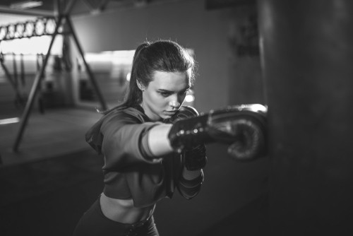 Boisz się wyrazić swoją opinię lub bronić własnego zdania? Dowiedz się, jak być bardziej asertywną.