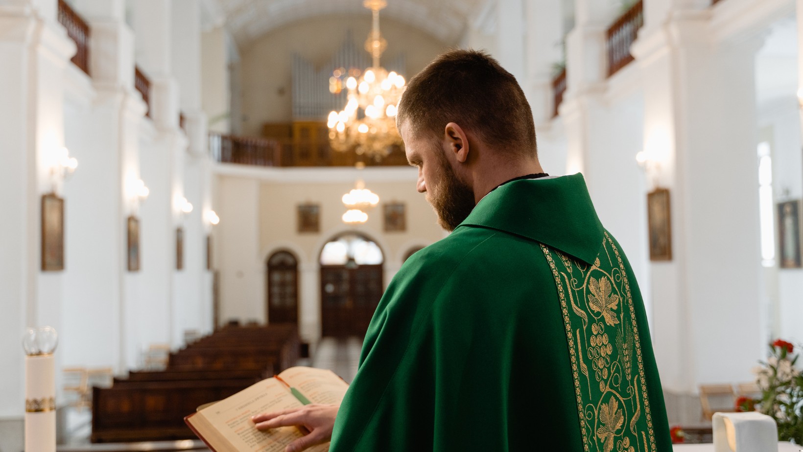 Zdjęcie Zaskakujące przyczyny celibatu! Dlaczego kapłani nie mogą zawierać związków małżeńskich? #1