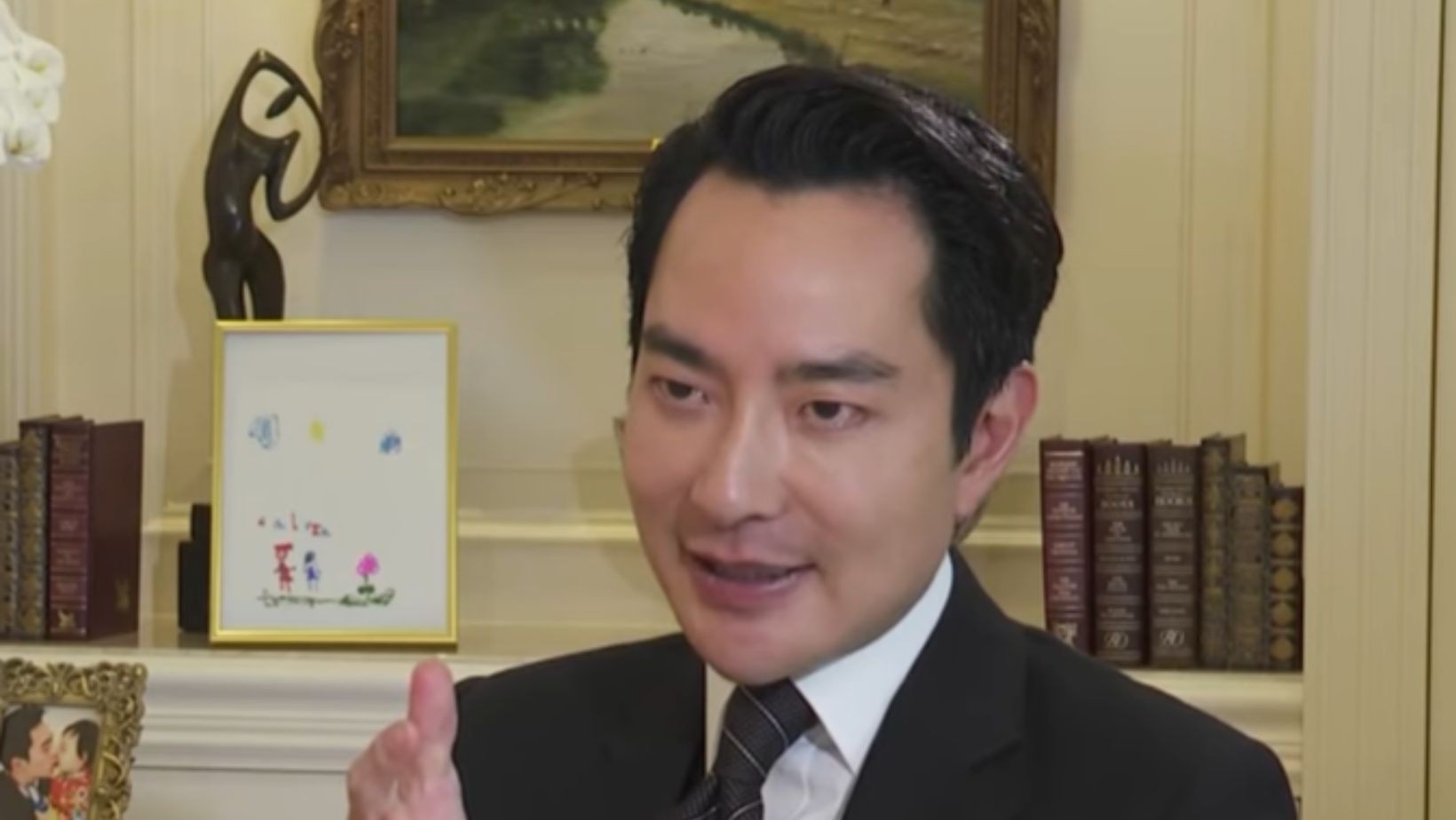 Kolejny oszust schwytany! Udawał milionera, aby dostać się na listę Forbesa!