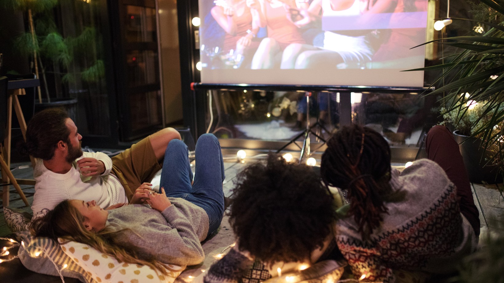 Najlepsze filmy na WAKACJE: obejrzyj i poczuj letni klimat!