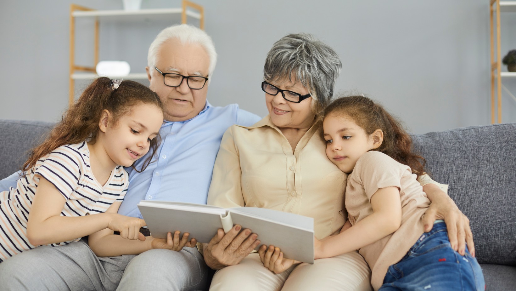 Wyjątkowe prezenty na Dzień Babci i Dziadka! Jak wyrazić w nich wdzięczność?