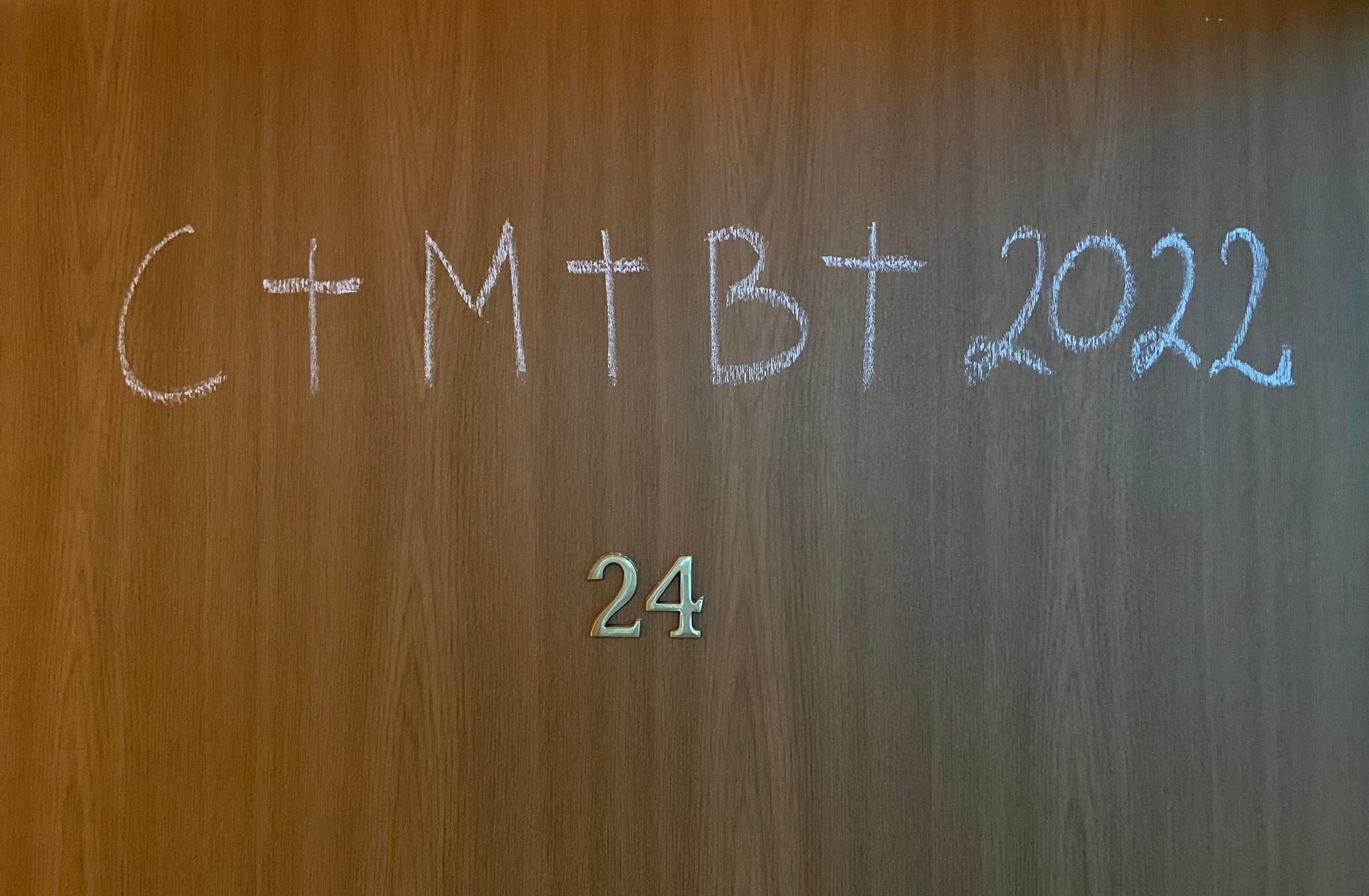 Piszesz na drzwiach K+M+B? To błąd! Poprawny zapis jest inny.