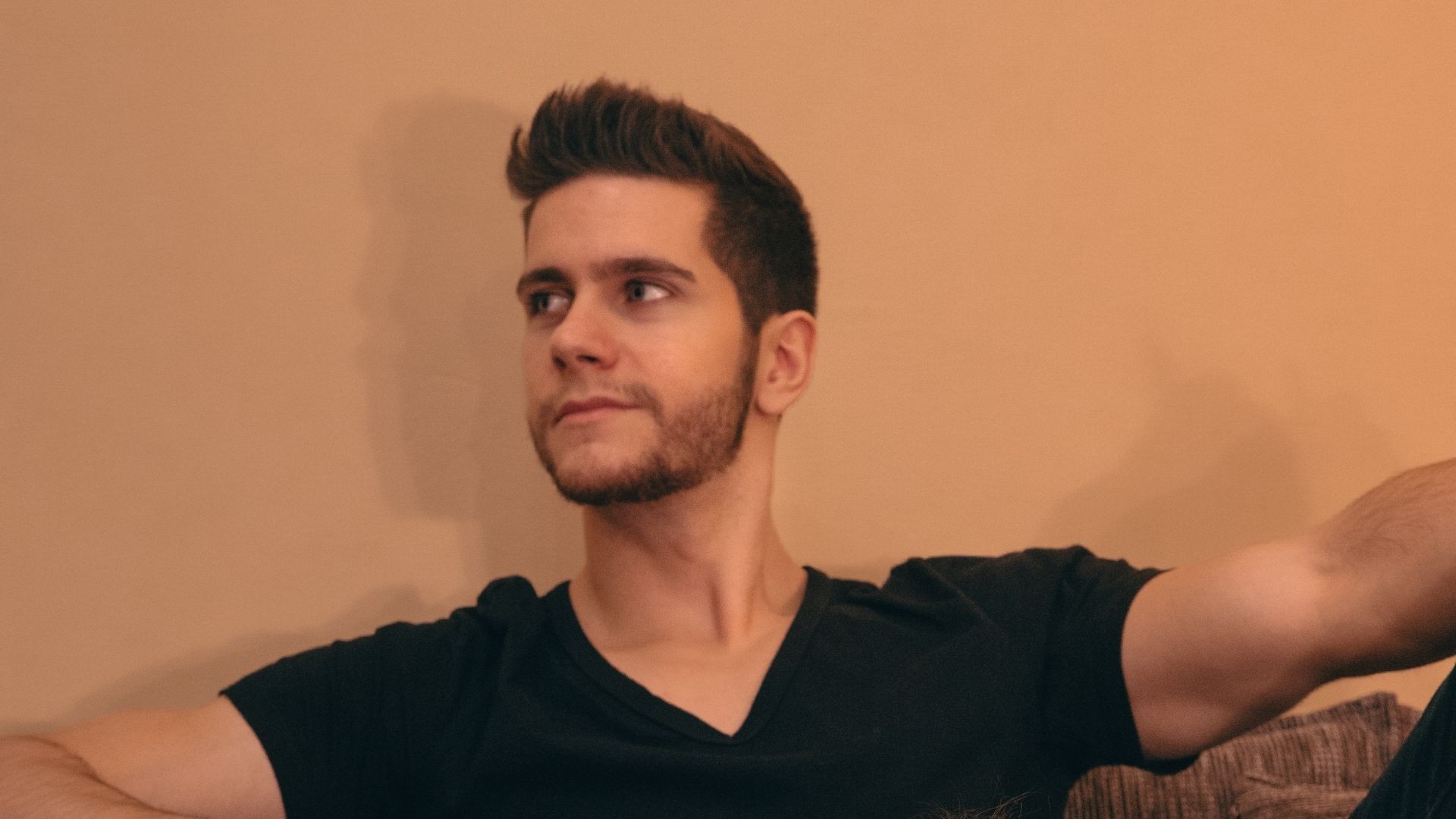 Te subtelne znaki świadczą o tym, że on Cię okłamuje…