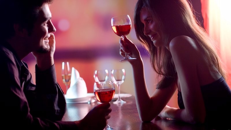 Mowa ciała na randce.