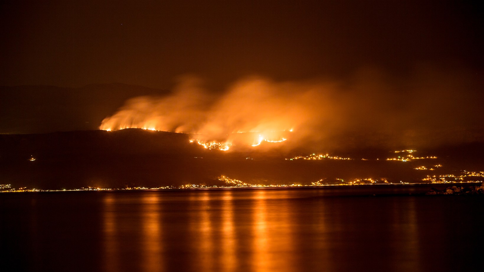 Wielkie pożary przetaczają się przez Grecję! To wymknęło się spod kontroli!