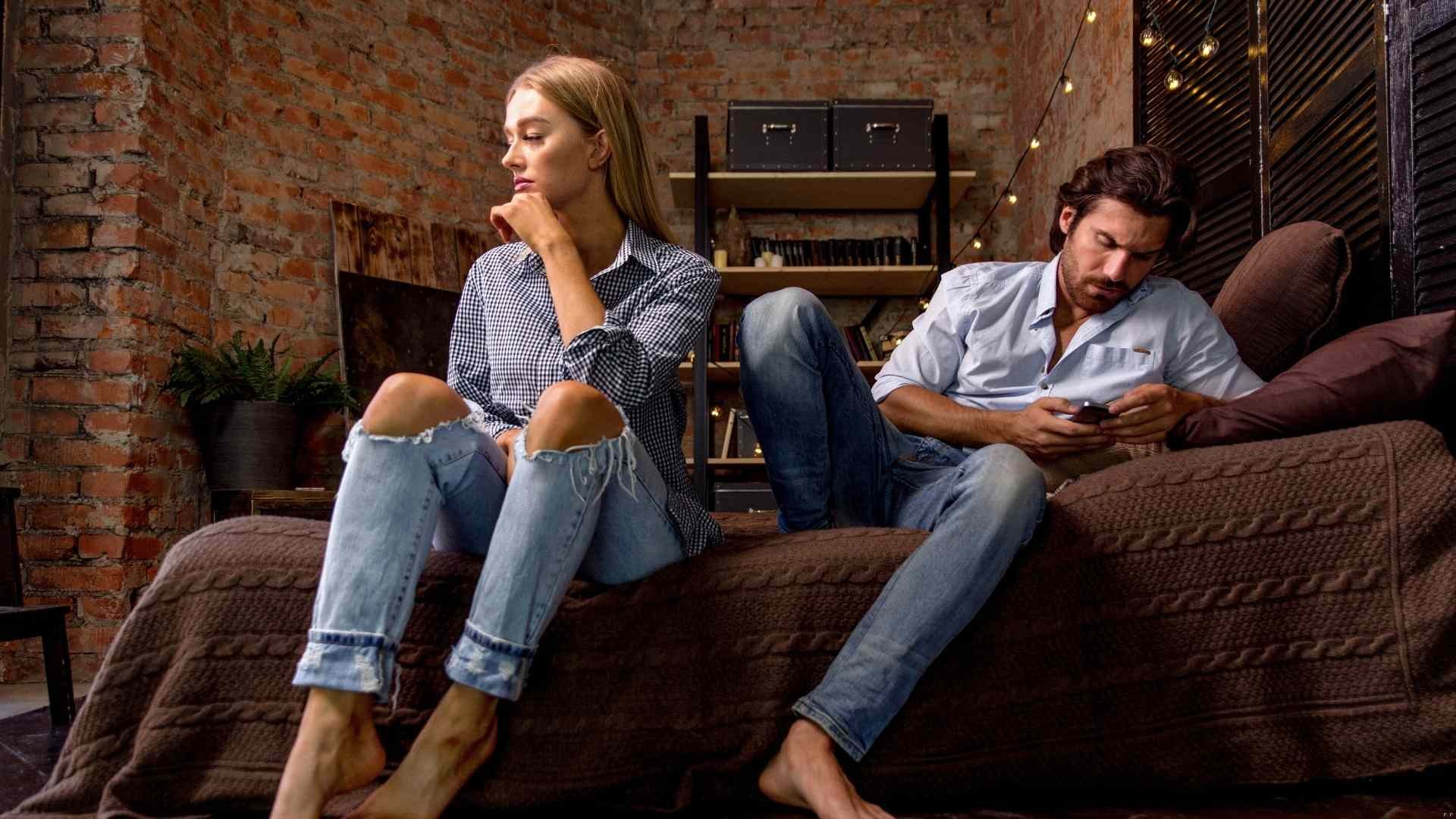 Najczęstsze oznaki rozpadu związku. Jak rozpoznać, że to koniec?