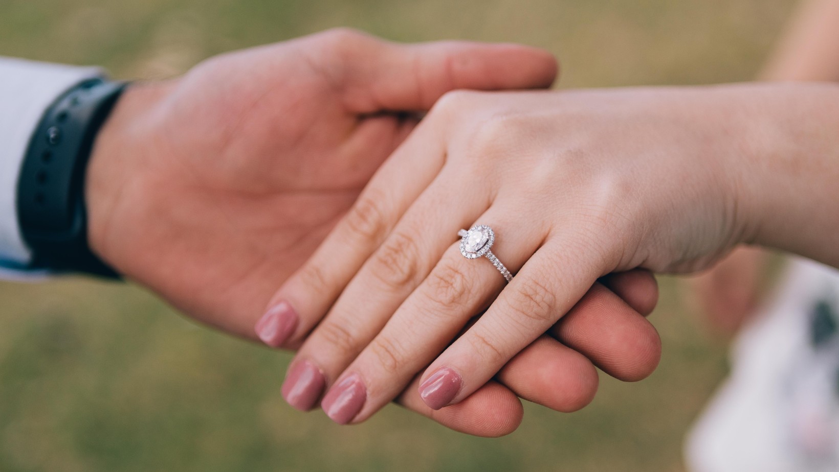Ile powinien kosztować pierścionek zaręczynowy?
