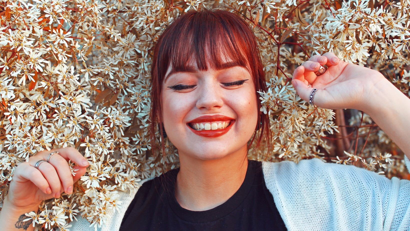 Jak być szczęśliwym samym ze sobą? Te rady warto wziąć sobie do serca