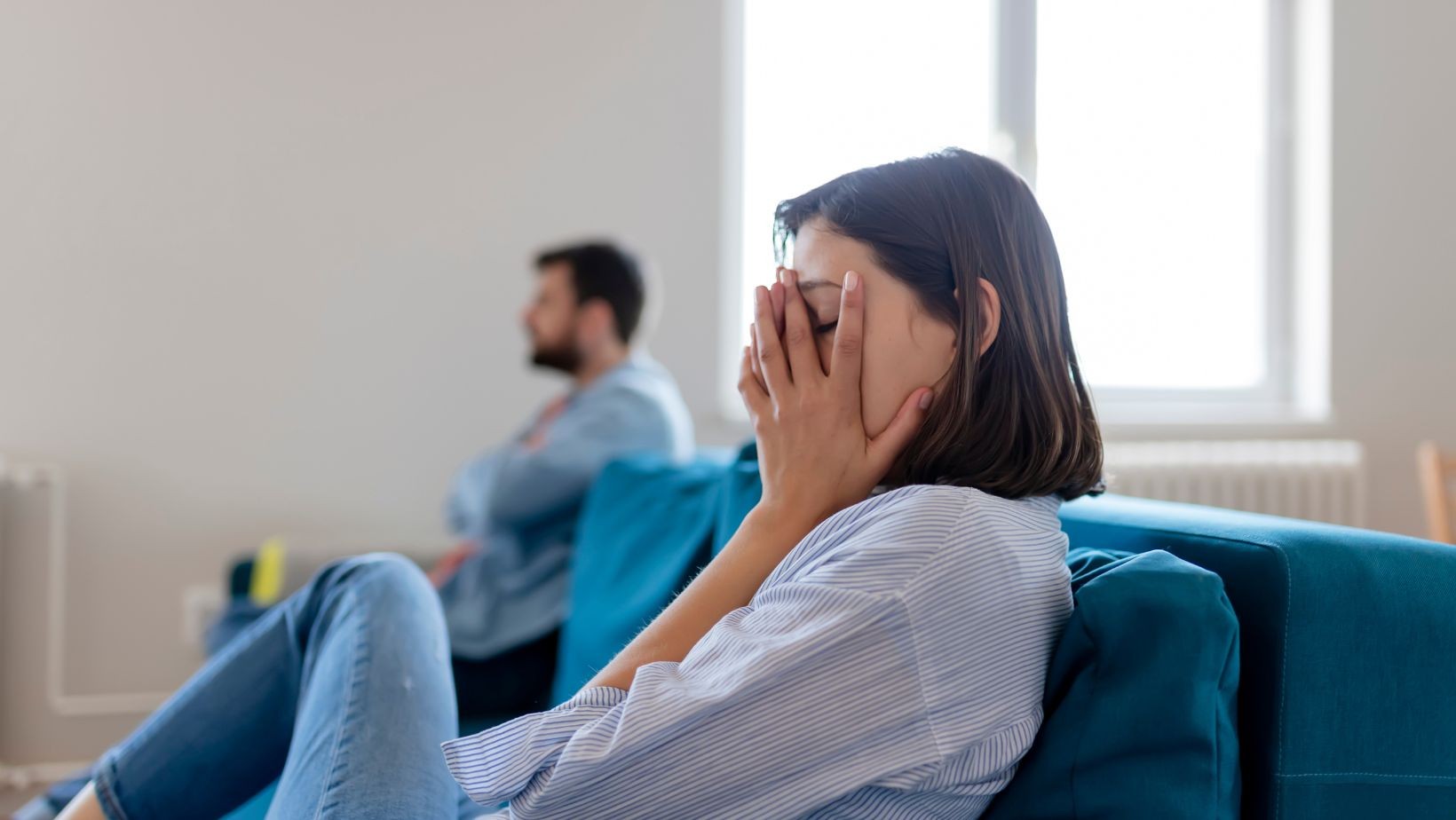 Sprawdź, czy boisz się bliskości! Tych sygnałów lepiej nie lekceważyć!