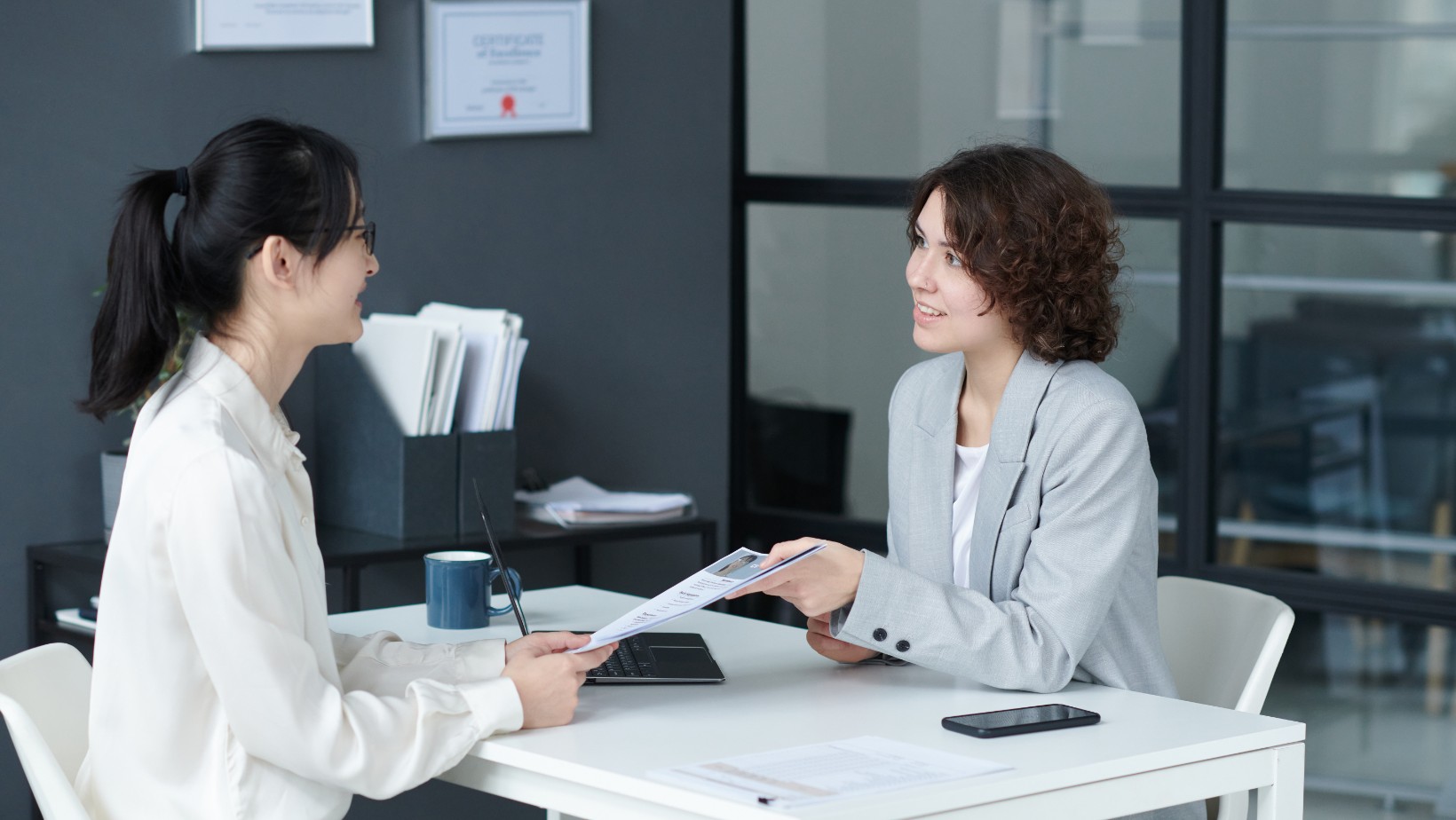 Zwolnienie z pracy z powodu działania siły wyższej! Kto może skorzystać?