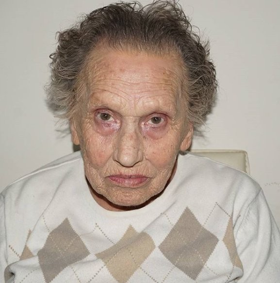 Zdjęcie Ta 80-latka przeszła niewiarygodną metamorfozę! #2